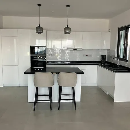 Villa Med Privat Saltvannsbasseng Pa Dejablue *