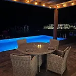 Med Privat Saltvannsbasseng Pa Dejablue * Kalogrea