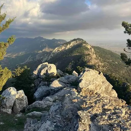 Med Privat Saltvannsbasseng Pa Dejablue Villa Kalogrea