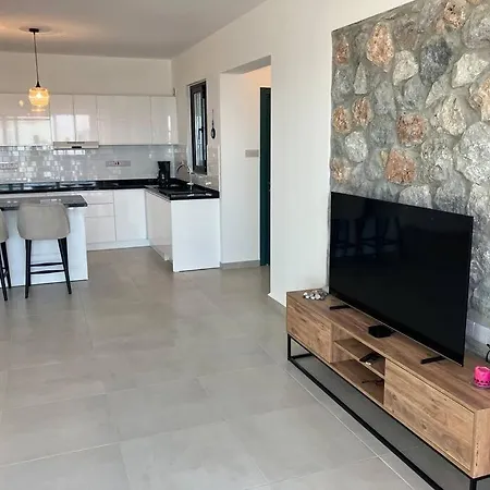 Med Privat Saltvannsbasseng Pa Dejablue *