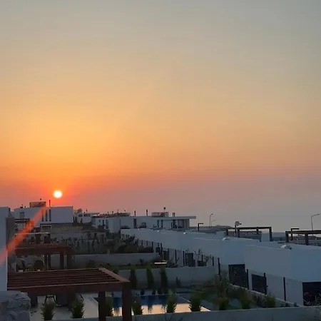 Med Privat Saltvannsbasseng Pa Dejablue * Kalogrea