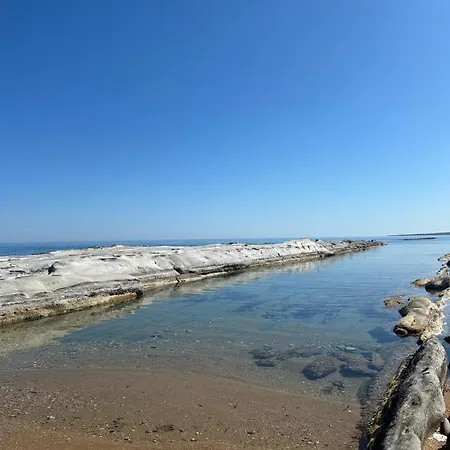 Med Privat Saltvannsbasseng Pa Dejablue Βίλα Kalogrea