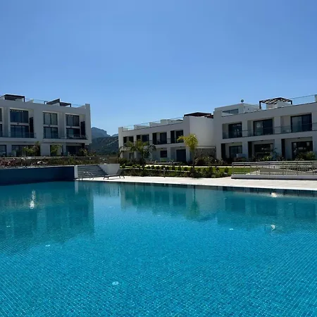 Med Privat Saltvannsbasseng Pa Dejablue