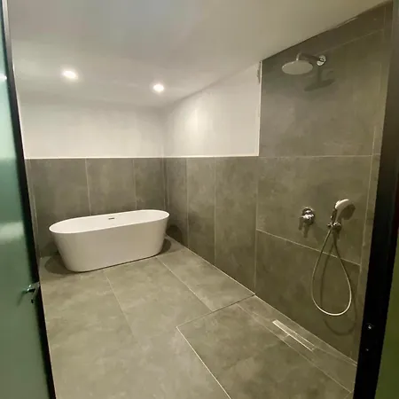 Med Privat Saltvannsbasseng Pa Dejablue Villa *
