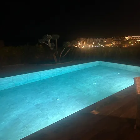 빌라 Med Privat Saltvannsbasseng Pa Dejablue Kalogrea