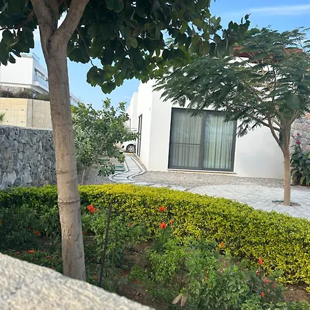 Med Privat Saltvannsbasseng Pa Dejablue