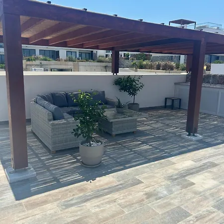 Med Privat Saltvannsbasseng Pa Dejablue 빌라
