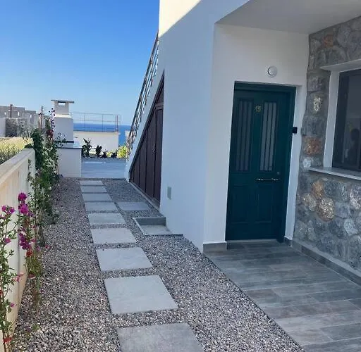 Med Privat Saltvannsbasseng Pa Dejablue * Kalogrea