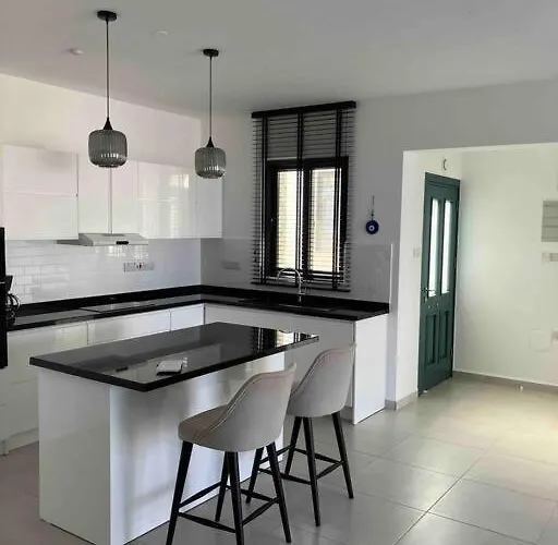 Villa Med Privat Saltvannsbasseng Pa Dejablue *