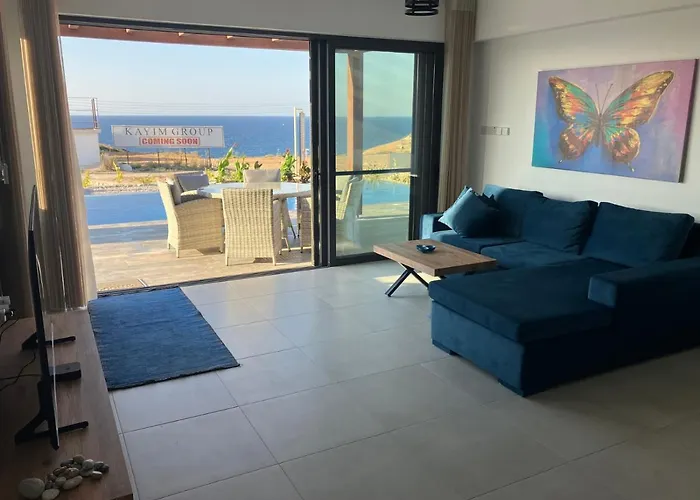 Med Privat Saltvannsbasseng Pa Dejablue * Kalogrea