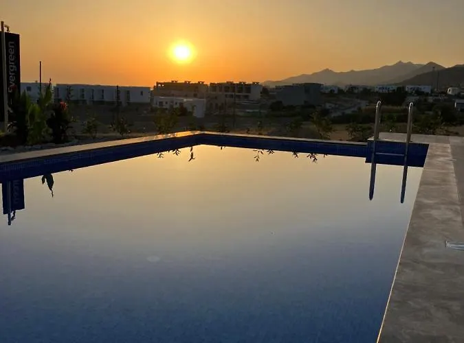 Med Privat Saltvannsbasseng Pa Dejablue *