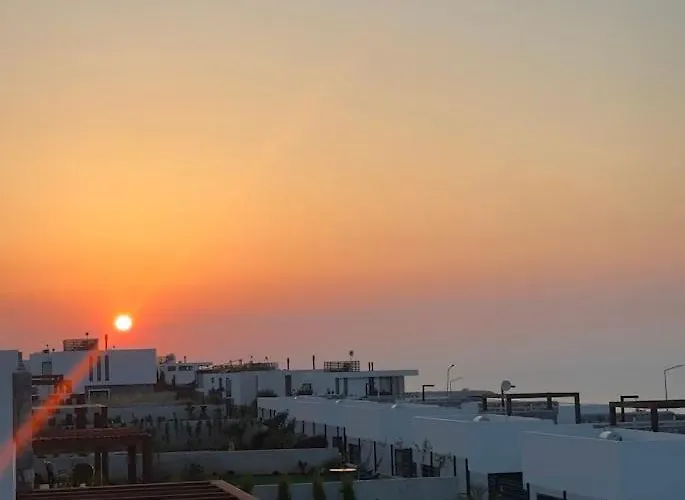 Med Privat Saltvannsbasseng Pa Dejablue * Kalogrea