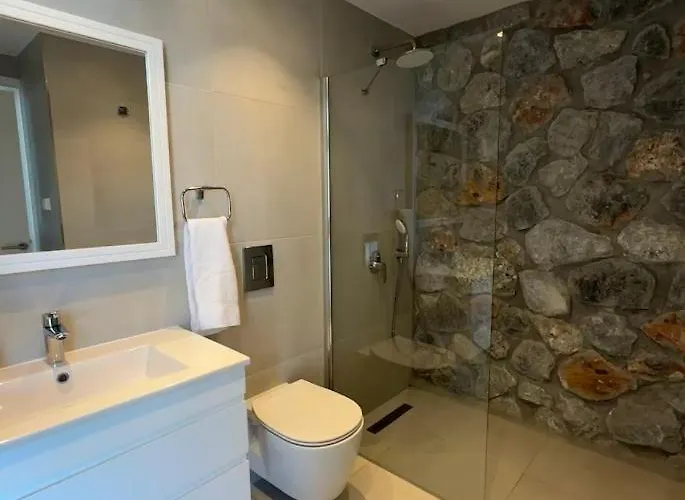 Med Privat Saltvannsbasseng Pa Dejablue Villa